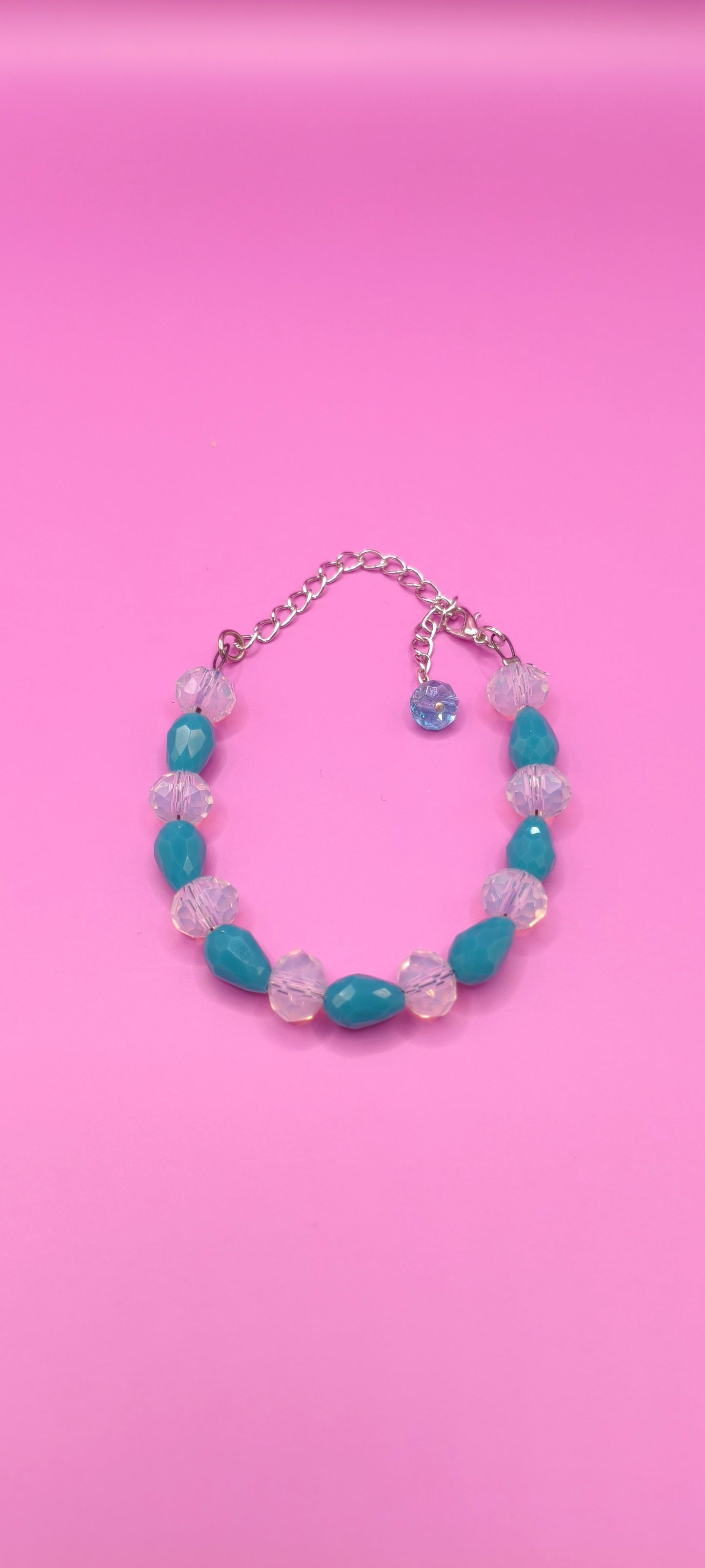 Βραχιόλι με τυρκουάζ και διάφανες χάντρες