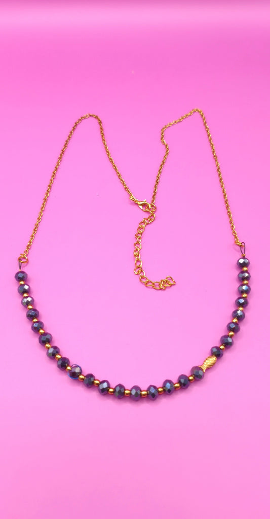 Χειροποίητο μακρύ κολιέ με ατσάλινο χρυσό ψαράκι