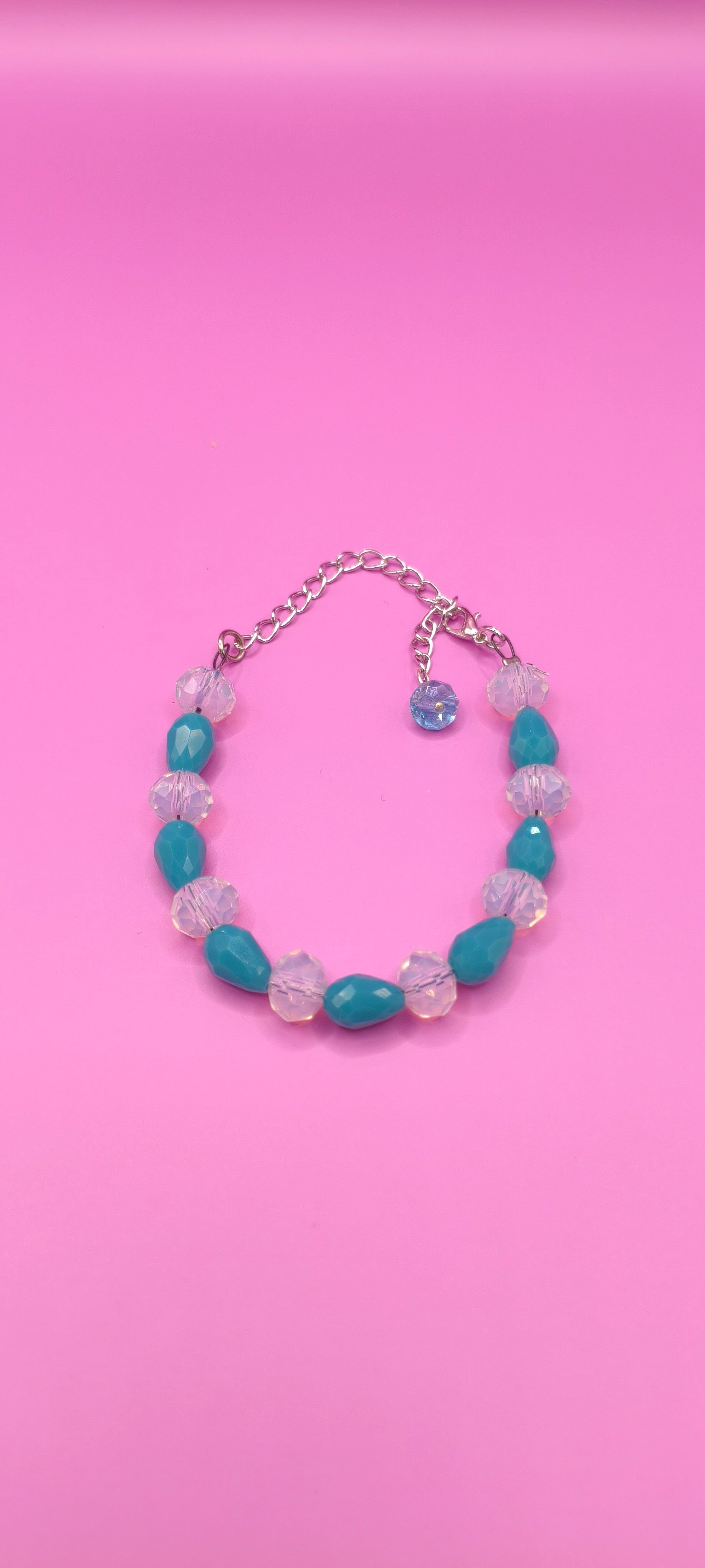 Βραχιόλι με τυρκουάζ και διάφανες χάντρες