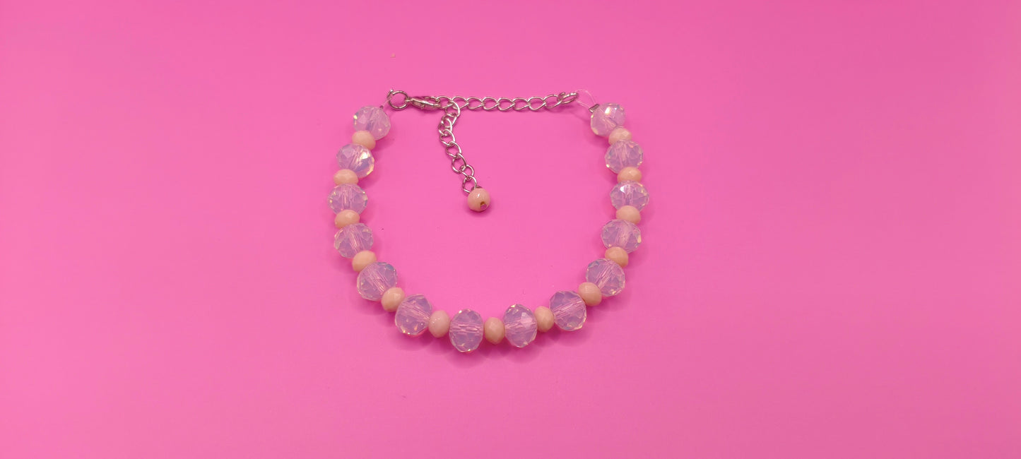 Χειροποίητο βραχιόλι με εκρού και διάφανες χάντρες