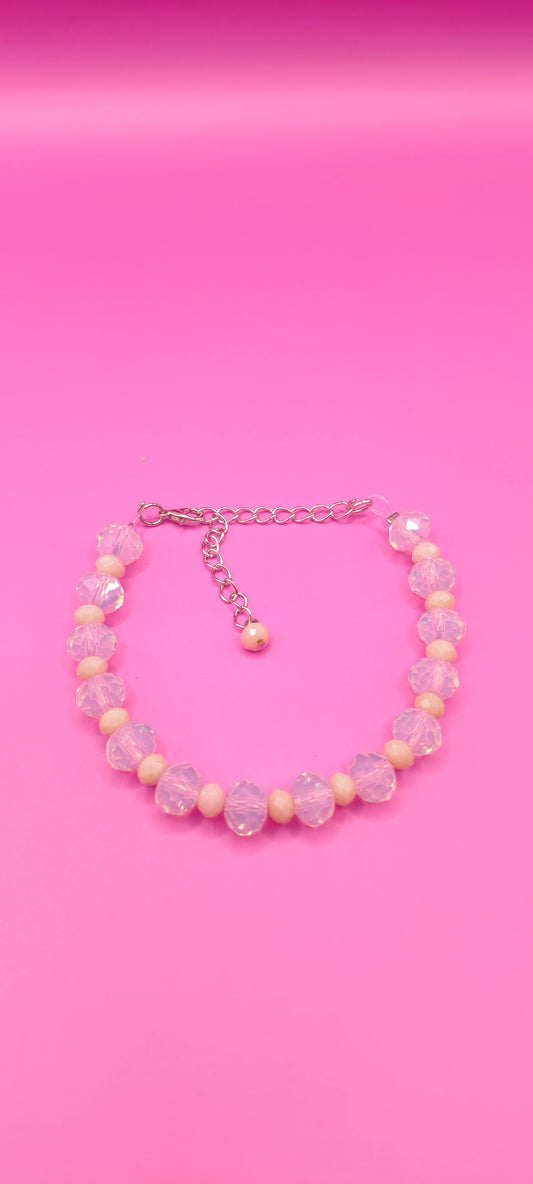 Χειροποίητο βραχιόλι με εκρού και διάφανες χάντρες