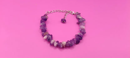 Βραχιόλι με μωβ χάντρες