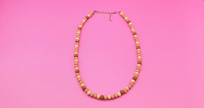 Κοντό χειροποίητο κολιέ με μικρές γυάλινες χάντρες