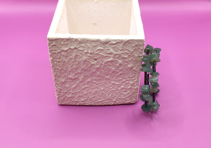 Βραχιόλι με πράσινες ακανόνιστες κοραλί χάντρες