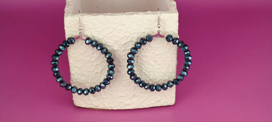 Σκουλαρίκια με μαύρες γυάλινες χάντρες