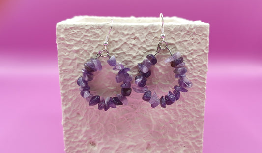 Μικρά σκουλαρίκια με ακανόνιστες πέτρες