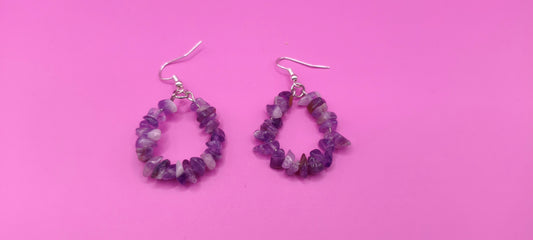 Μικρά σκουλαρίκια με ακανόνιστες πέτρες