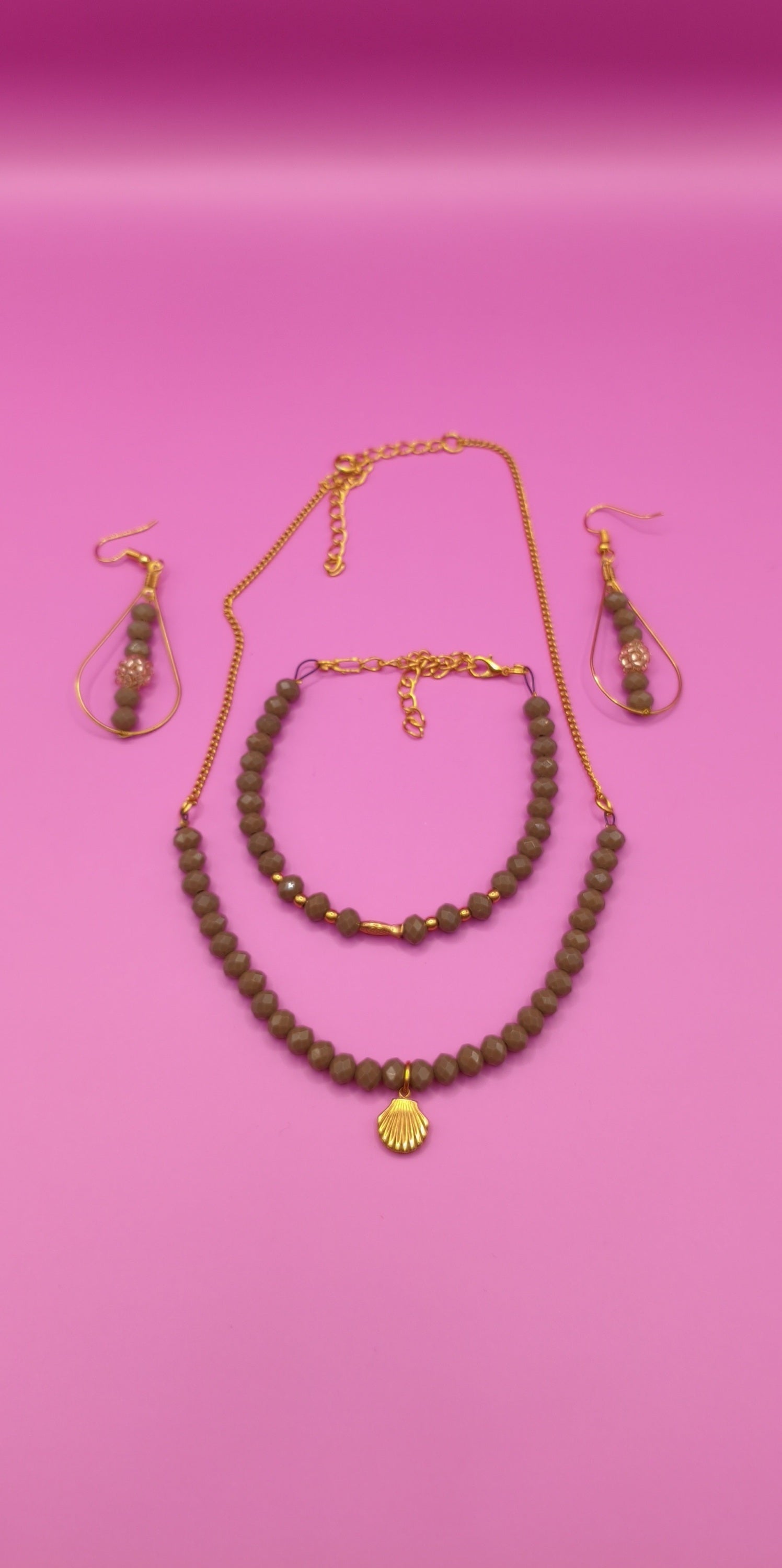 Σετ κολιέ βραχιόλι σκουλαρίκια με γκρι γυαλιστερές χάντρες