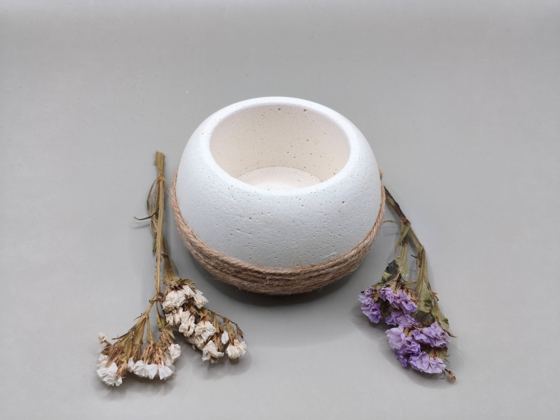 Τσιμεντένιο στρογγυλό ρεσώ με σχοινί απο την επάνω πλευρά