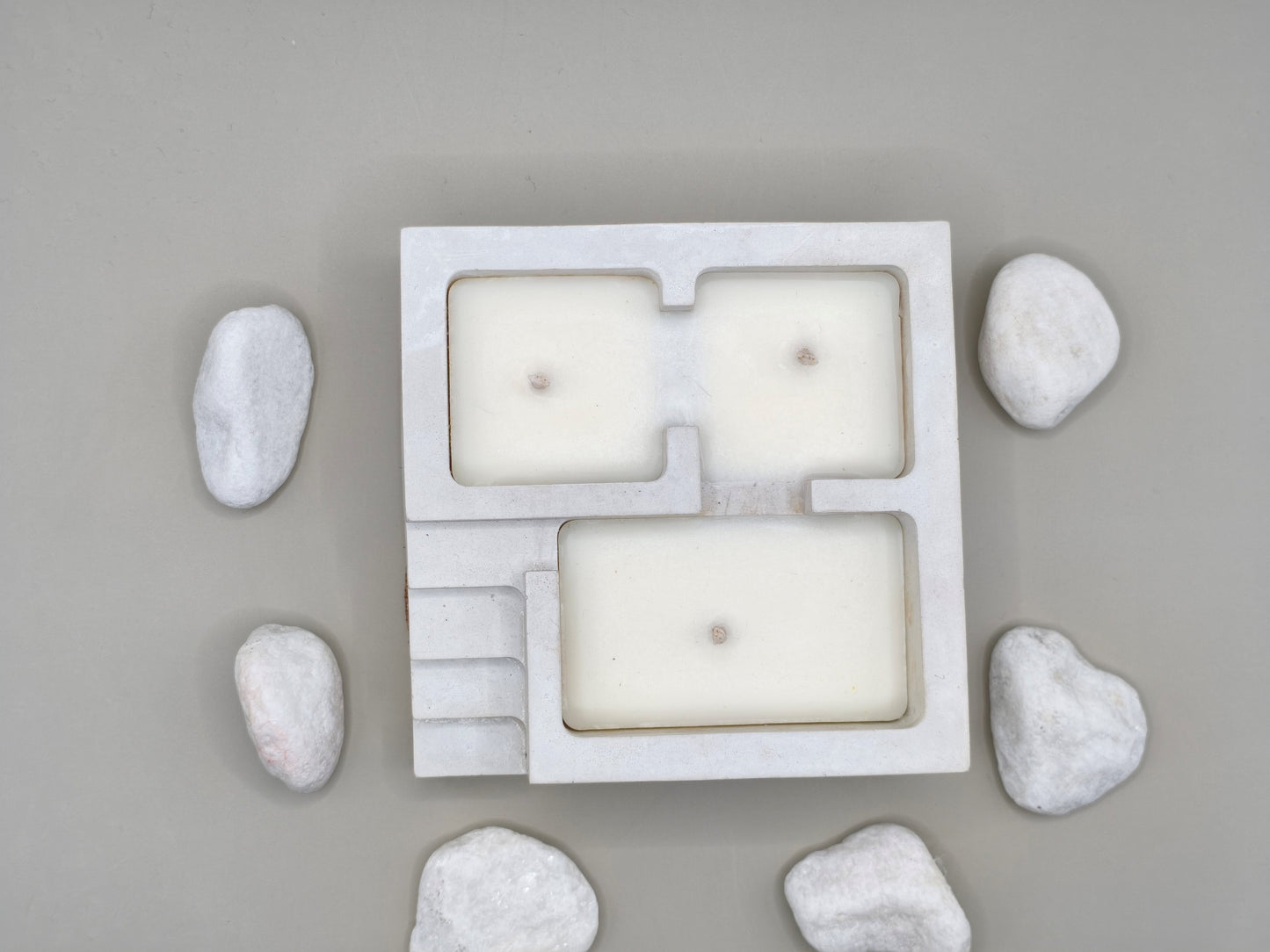 Τριπλό κερί σόγιας σε τσιμεντένιο δοχείο