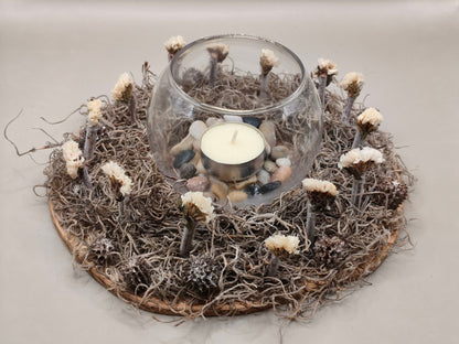 Διακοσμητικό με ξύλινη βάση, βρύα, αποξηραμένα λουλούδια και γυάλινο Ρεσώ