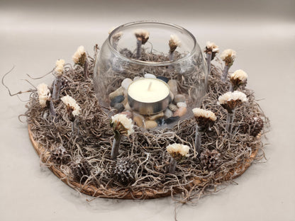 Διακοσμητικό με ξύλινη βάση, βρύα, αποξηραμένα λουλούδια και γυάλινο Ρεσώ