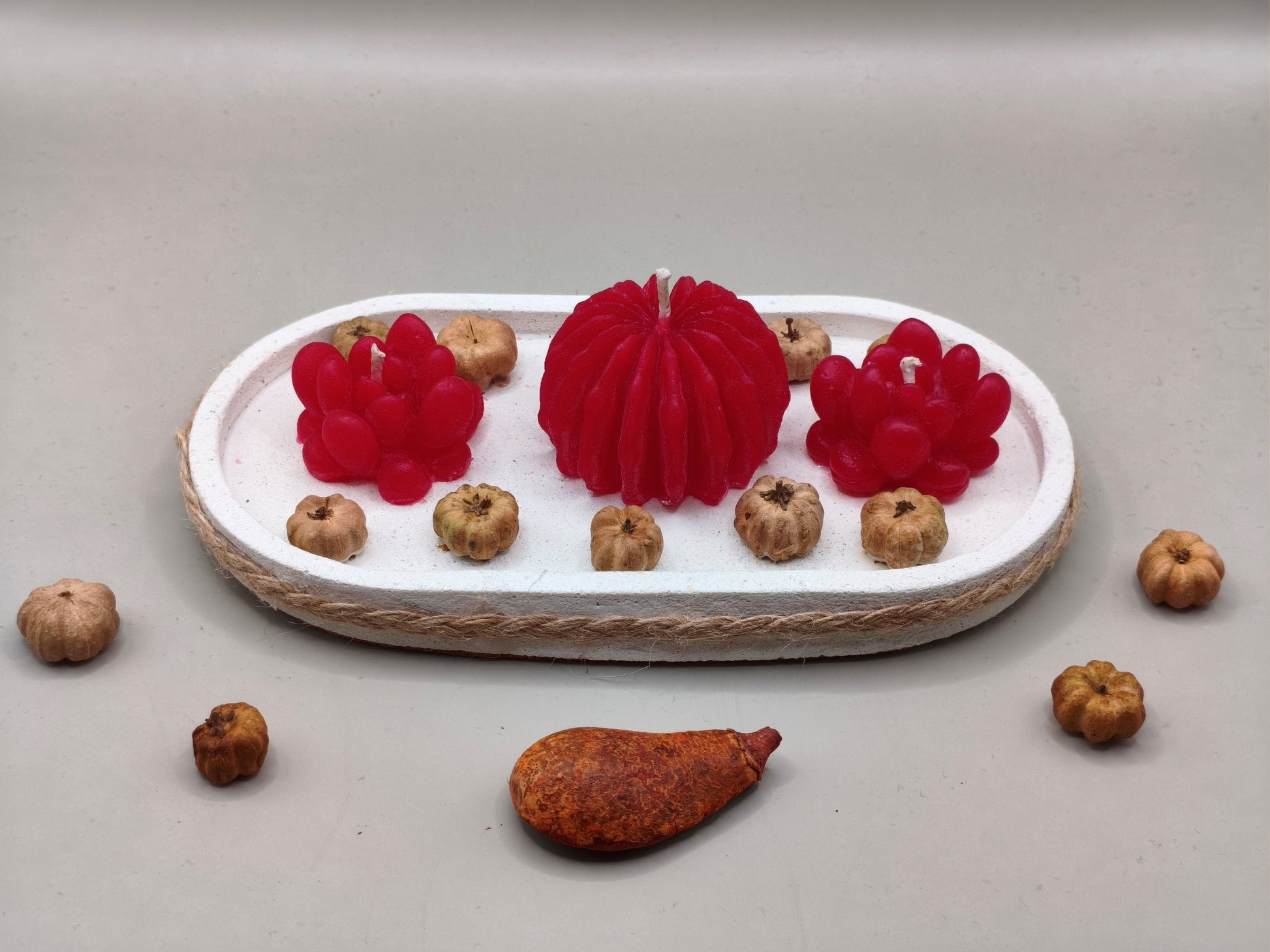 Αρωματικά κεράκια σε τσιμεντένιο πιατάκι