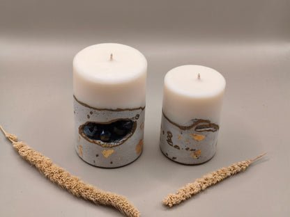 Κεριά σόγιας μεγάλου μεγέθους με τσιμεντένια βάση και μωβ χαντρες