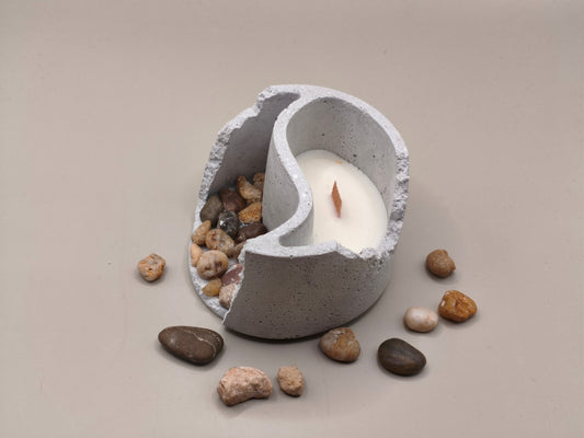 Διπλό τσιμεντένιο κερί σόγιας με σχέδιο γκρεμισμένου τοίχου και διακοσμητικές πέτρες