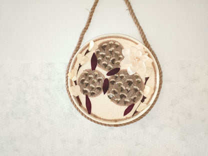 Τσιμεντένιο διακοσμητικό τοίχου με χάρτινα και αποξηραμένα λουλούδια